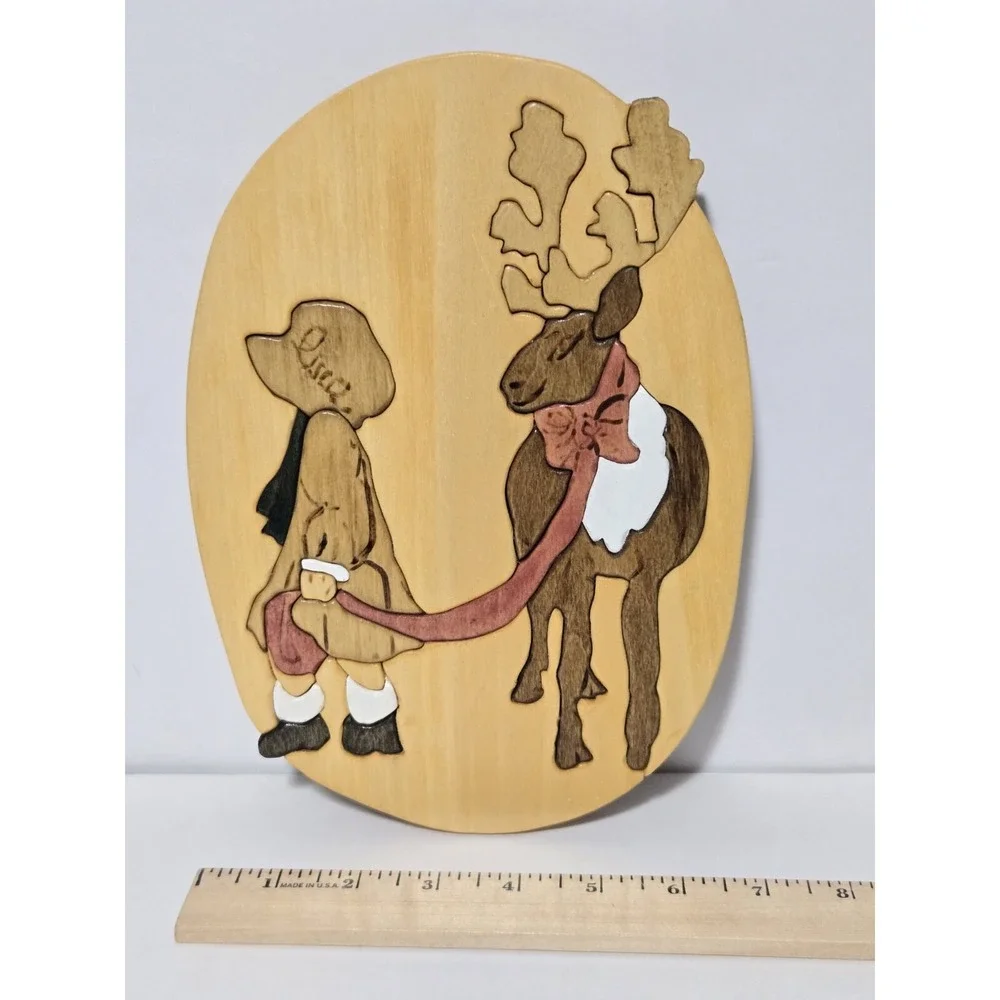 VINTAGE Wood Art Oval Christmas Reindeer Holly‎ Hobbie Handmade Signed Decor